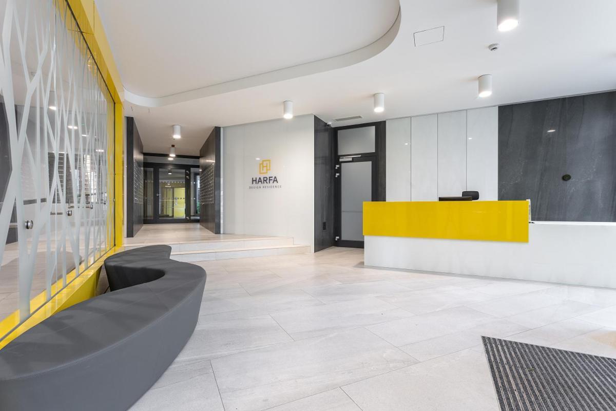 Yellow Apartment With Parking Prague Exterior photo