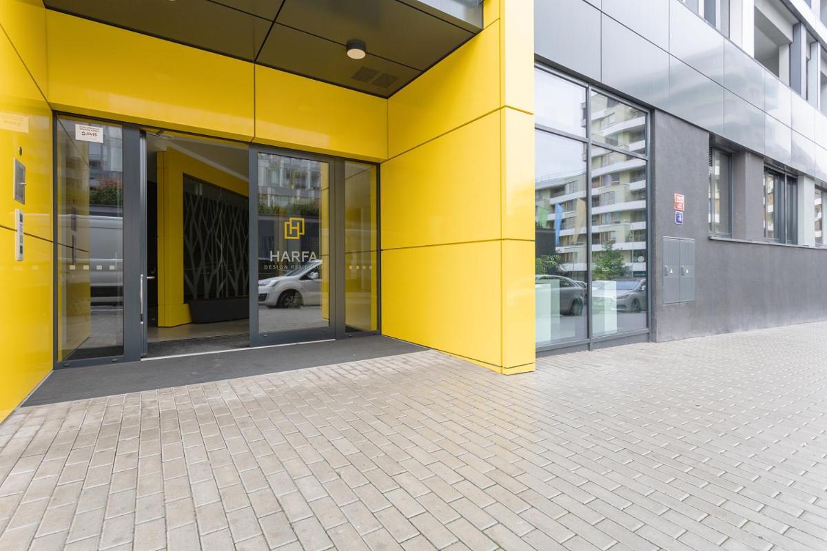 Yellow Apartment With Parking Prague Exterior photo